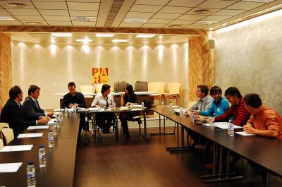 20081031012335-ejcutiva1.jpg